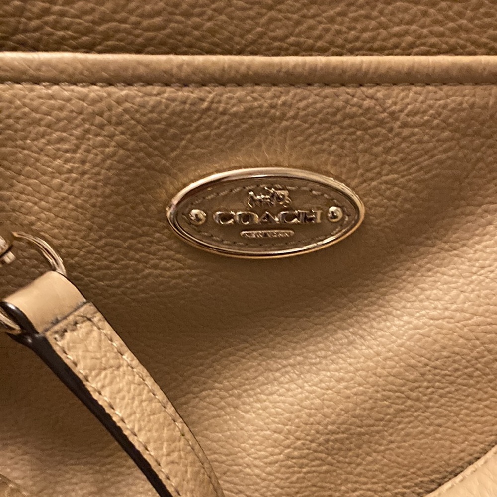 COACH CROSSBODY/SATCHEL. LIGHT TAN. BEIGE INTERIOR. Little ink marks/pocket. EUC - Picture 2 of 16